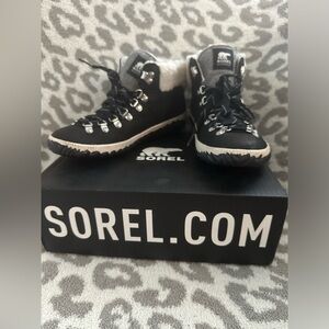 Sorel ankle lace up boots